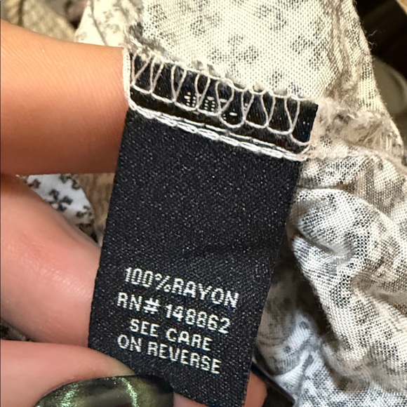 ⬇️Torrid Soft Pink and White Mandala Print Challis Dress - Picture 5 of 5